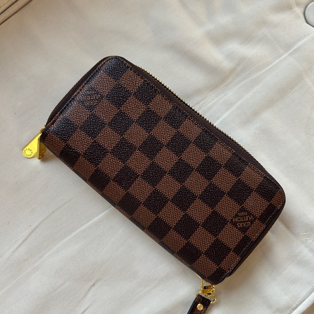 Checkered double zip wristlet